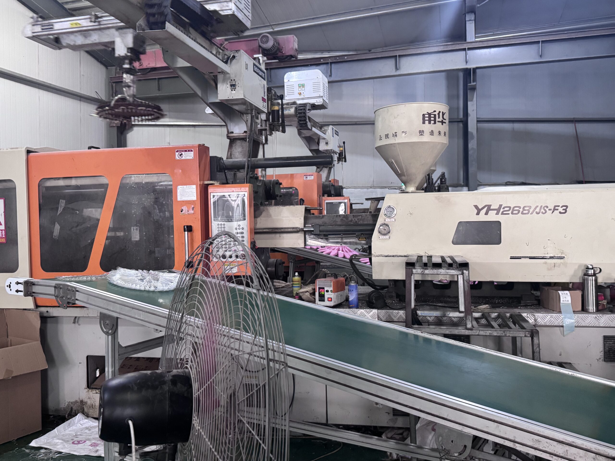 Birthday candle production equipment at Yurui factory