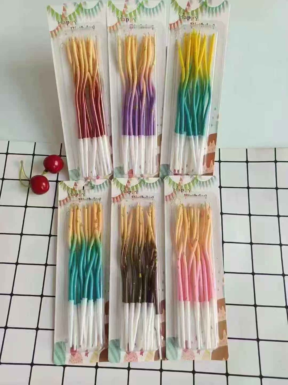 Gradient wavy birthday candles